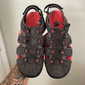 Clarks Athletic Sandals Hiking Walking Outdoor
Water Womens Shoes Size 8 Gray